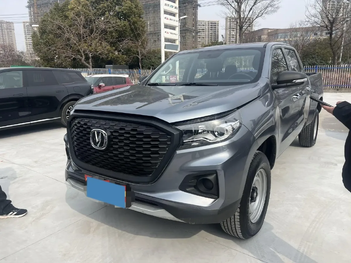 2023 ChangAn F70 Blue Whale 2.0T 233HP L4 8AT,autocango,china used car exporter,china ev exporter,chinese used car exporter,chinese used ev exporter