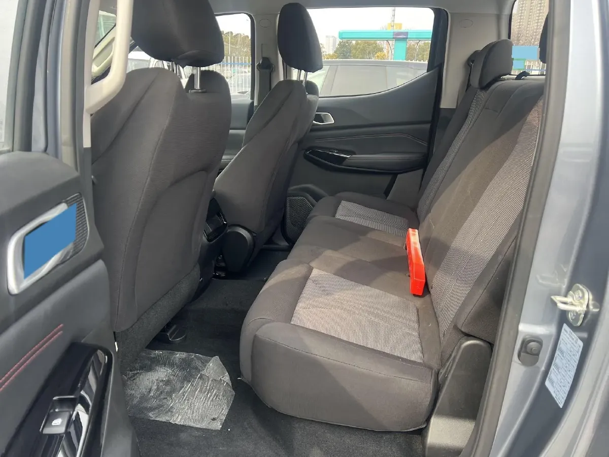 2023 ChangAn F70 Blue Whale 2.0T 233HP L4 8AT,autocango,china used car exporter,china ev exporter,chinese used car exporter,chinese used ev exporter