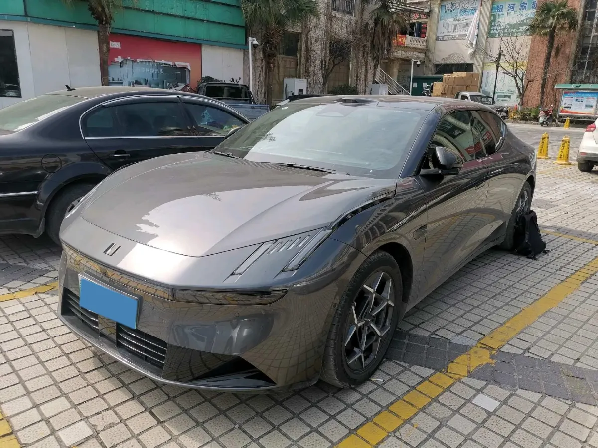 2025 LYNK&CO 10 EM-P 1.5T 163HP L4 3DHT PHEV,autocango,china used car exporter,china ev exporter,chinese used car exporter,chinese used ev exporter