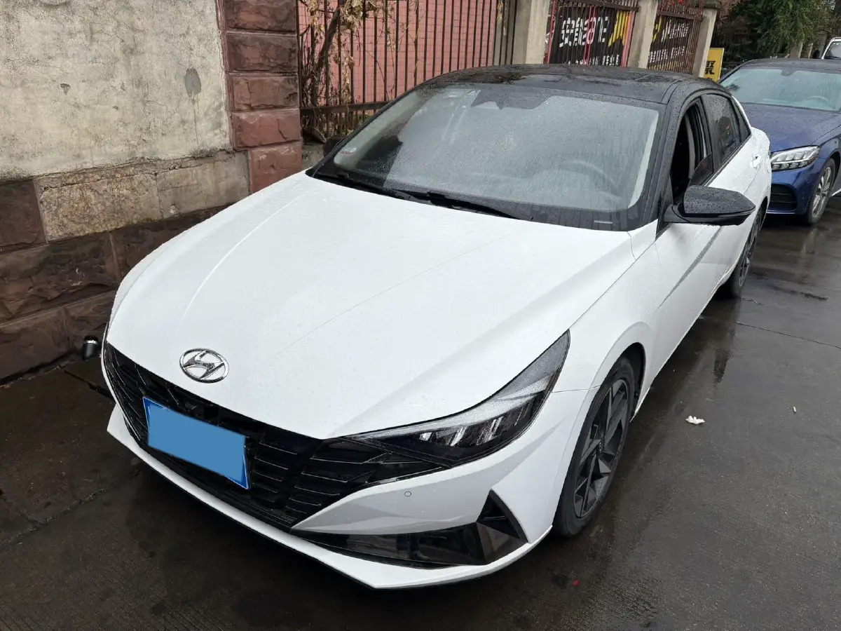 2022 Hyundai Elantra 1.5L 115HP L4 CVT