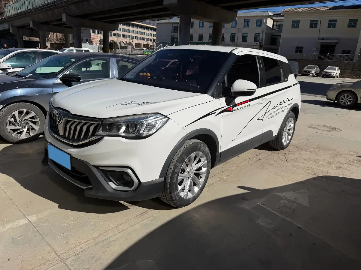 2019 Brilliance Auto V7 1.6T 204HP L4 7DCT