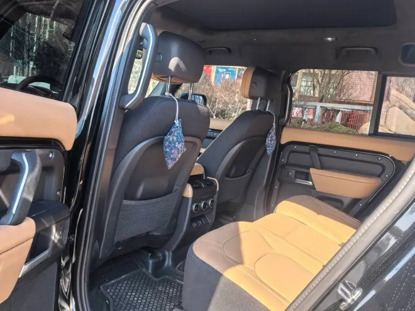 2025 Land Rover Defender 3.0T 400HP L6 8AT,autocango,china used car exporter,china ev exporter,chinese used car exporter,chinese used ev exporter