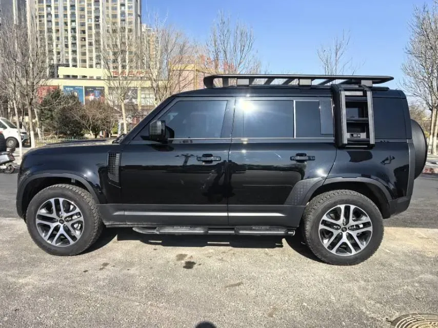 2025 Land Rover Defender 3.0T 400HP L6 8AT,autocango,china used car exporter,china ev exporter,chinese used car exporter,chinese used ev exporter