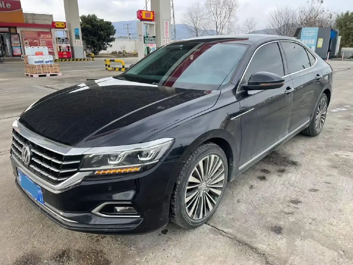 2019 Volkswagen Passat 2.0T 186HP L4 7DCT