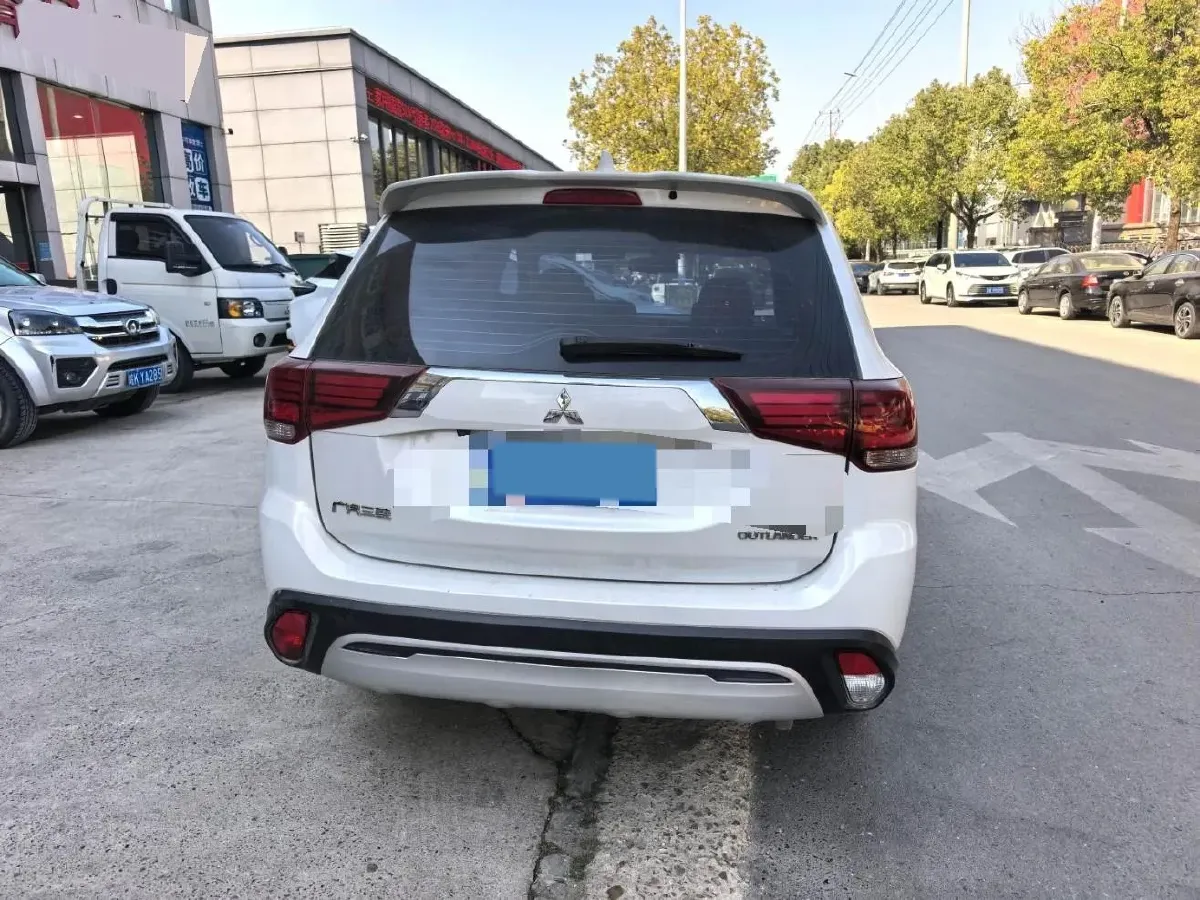2019 Mitsubishi Outlander 2.0L 166HP L4 CVT,autocango,china used car exporter,china ev exporter,chinese used car exporter,chinese used ev exporter