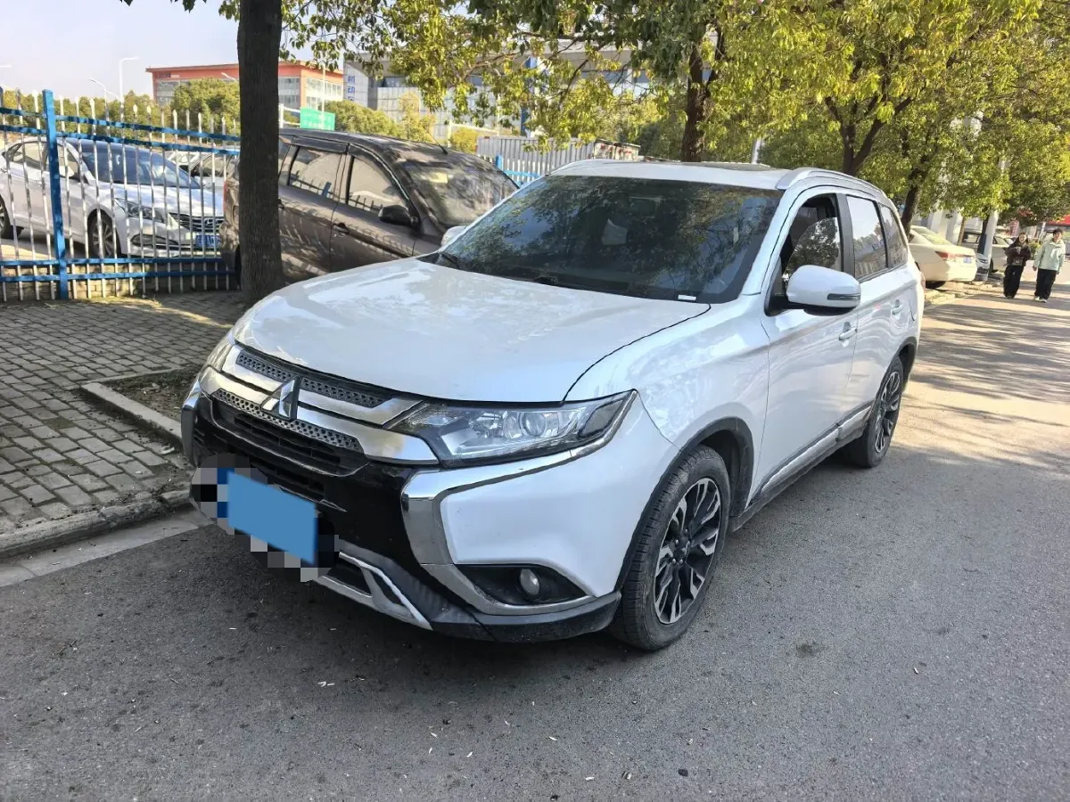 2019 Mitsubishi Outlander 2.0L 166HP L4 CVT,autocango,china used car exporter,china ev exporter,chinese used car exporter,chinese used ev exporter