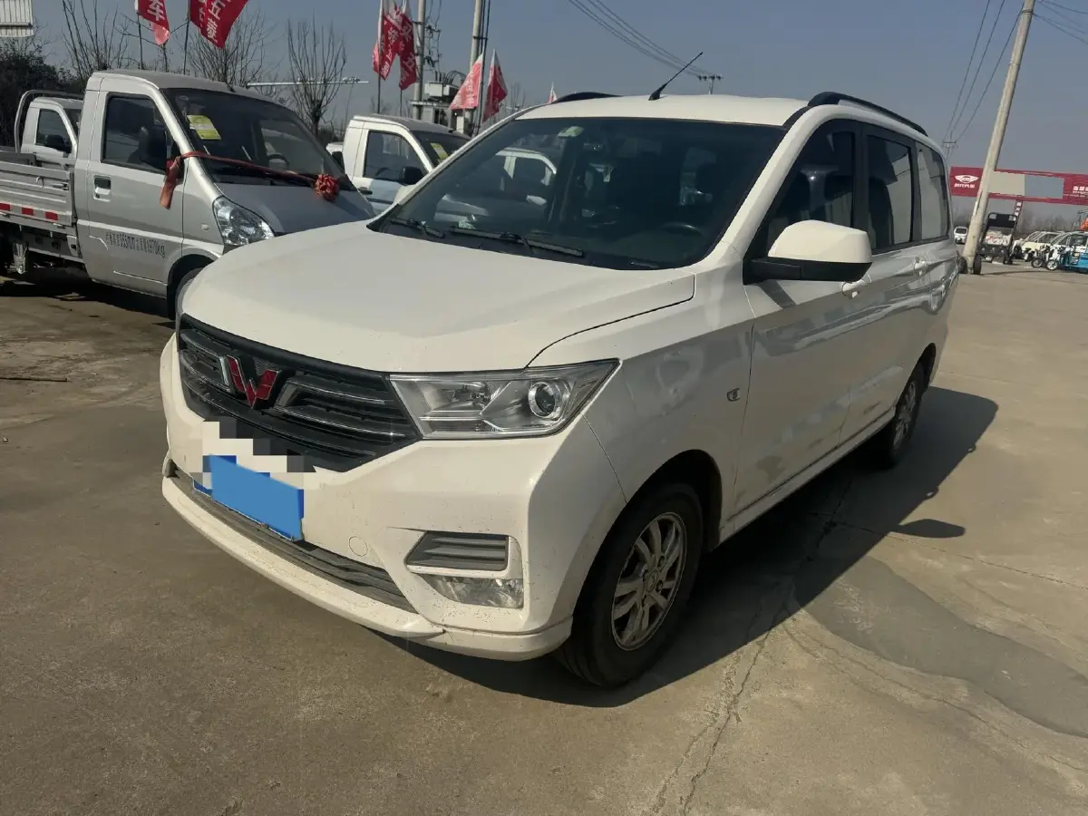 2021 WuLing RongGuang New Truck 1.5L 99HP L4 5MT