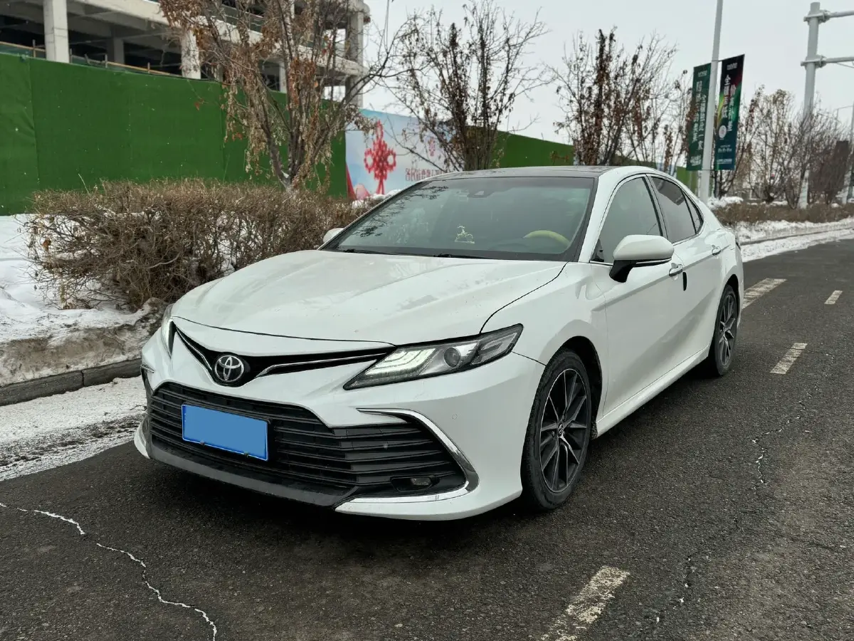 2021 Toyota Camry 2.5L 209HP L4 8AT