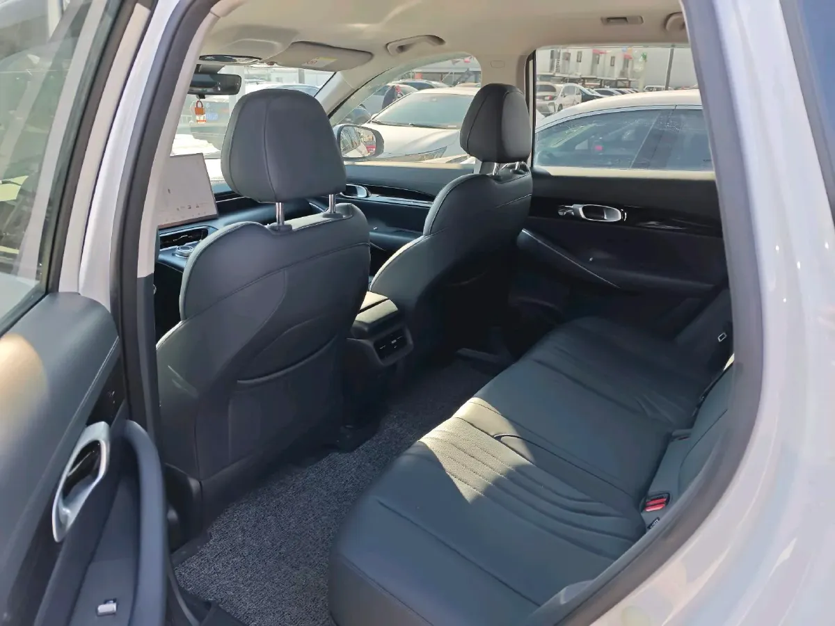 2024 LanDian E5 1.5L 110HP L4 E-CVT PHEV 17.52KWH,autocango,china used car exporter,china ev exporter,chinese used car exporter,chinese used ev exporter