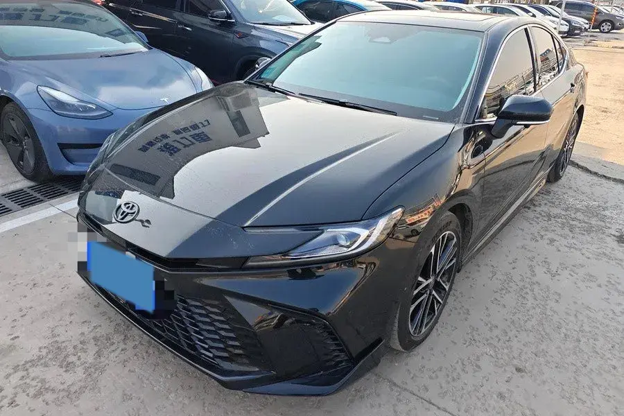 2026 Toyota Camry 2.0L 152HP L4 E-CVT Hybrid