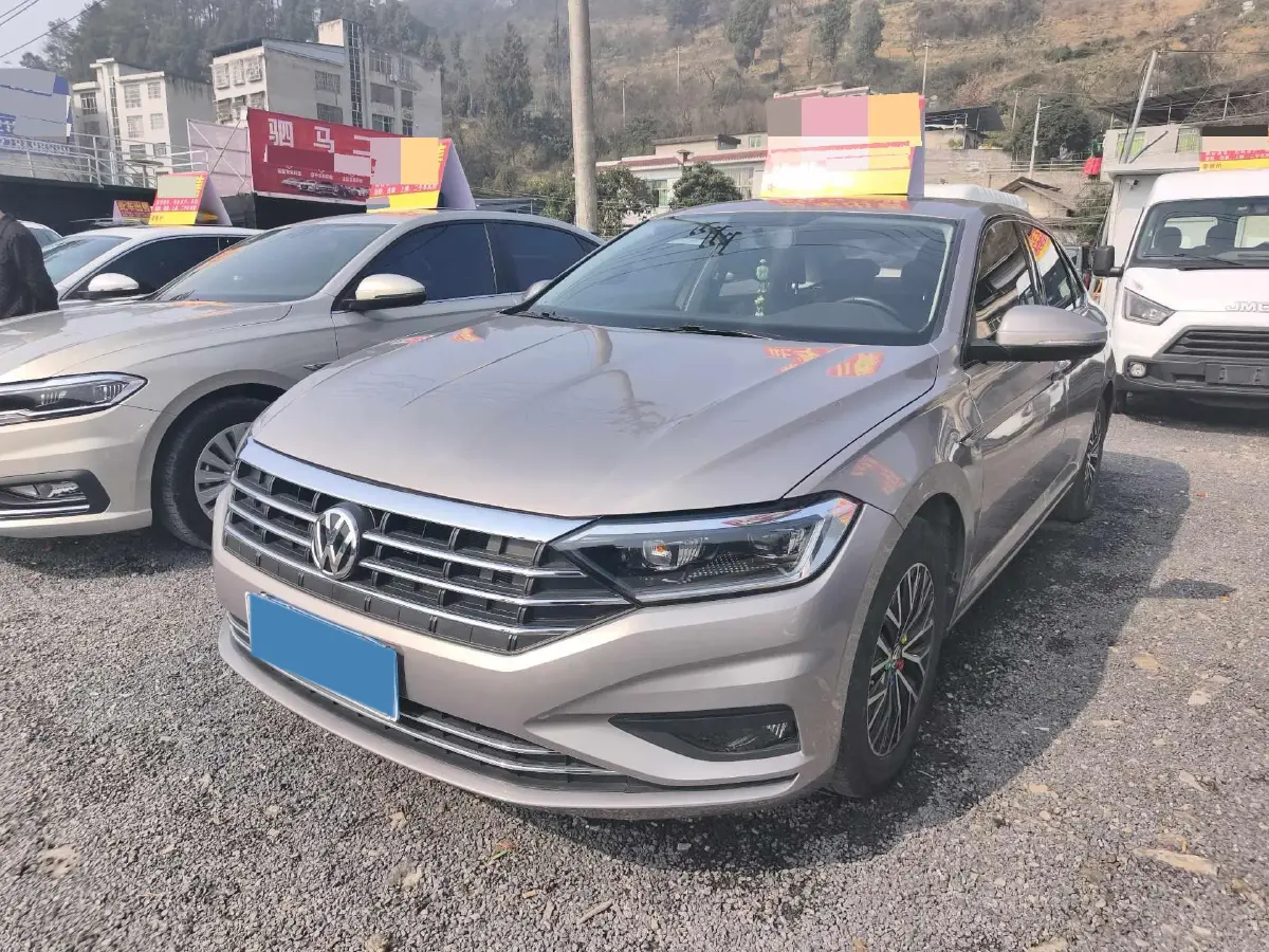 2021 Volkswagen Sagitar 1.2T 116HP L4 7DCT
