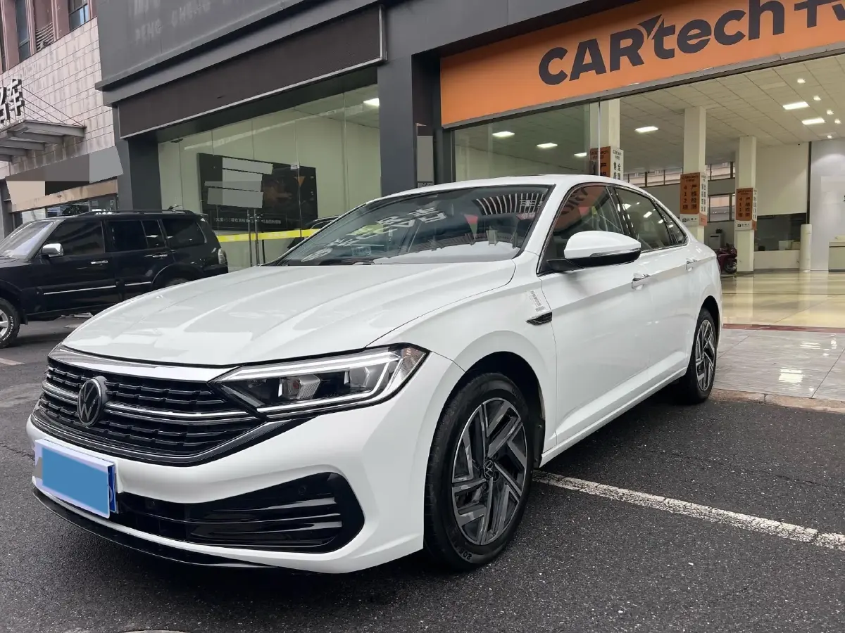 2023 Volkswagen Sagitar 1.5T 160HP L4 7DCT