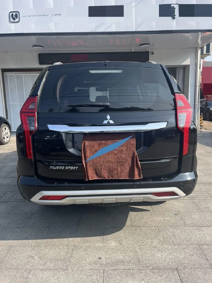 2020 Mitsubishi Pajero 3.0L 209HP V6 8AT,autocango,china used car exporter,china ev exporter,chinese used car exporter,chinese used ev exporter