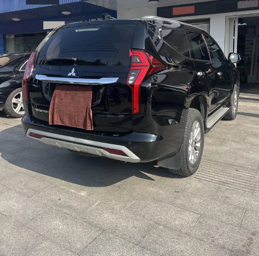 2020 Mitsubishi Pajero 3.0L 209HP V6 8AT,autocango,china used car exporter,china ev exporter,chinese used car exporter,chinese used ev exporter