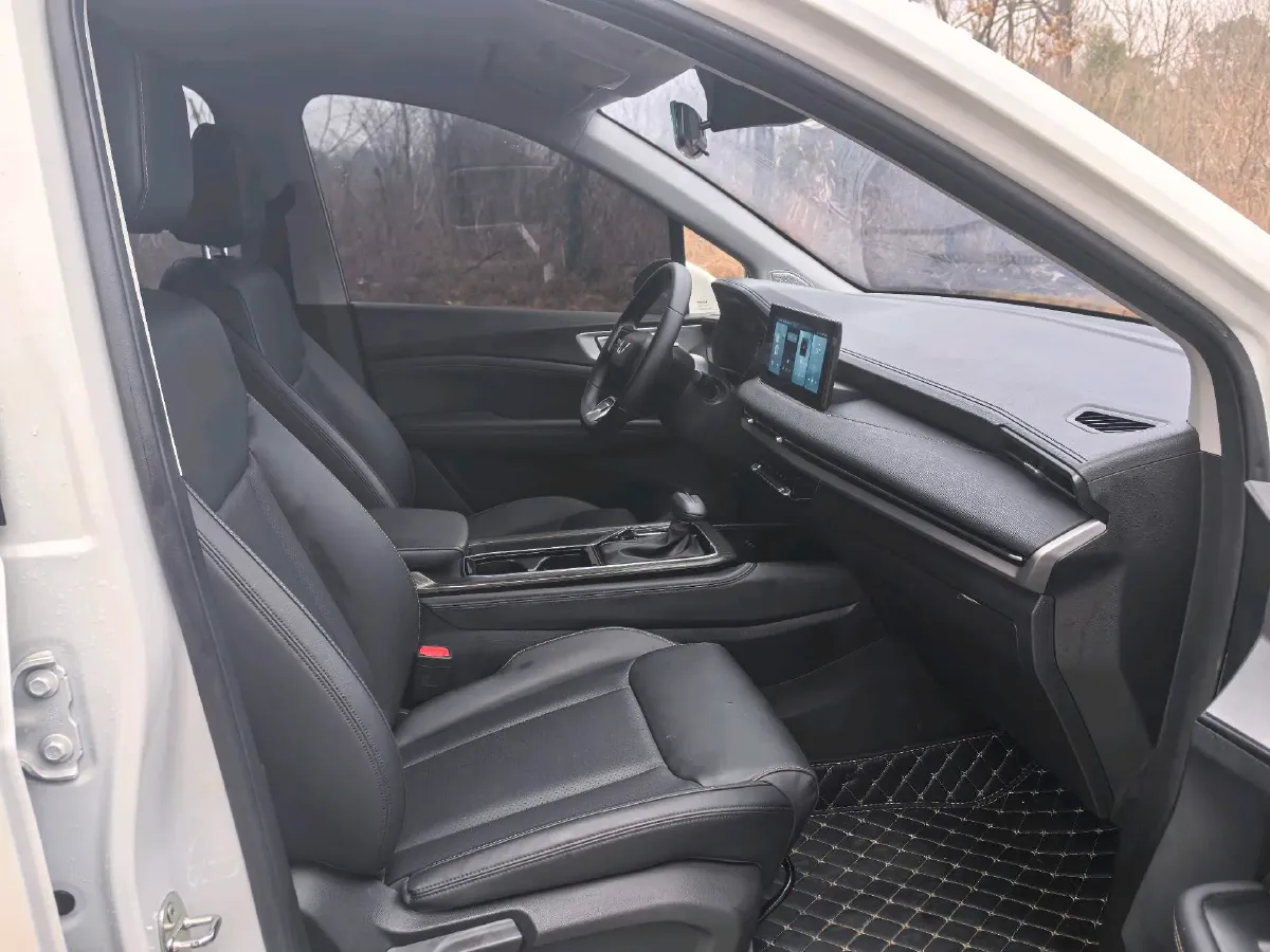 2022 Venucia T60 1.6L 126HP L4 CVT,autocango,china used car exporter,china ev exporter,chinese used car exporter,chinese used ev exporter