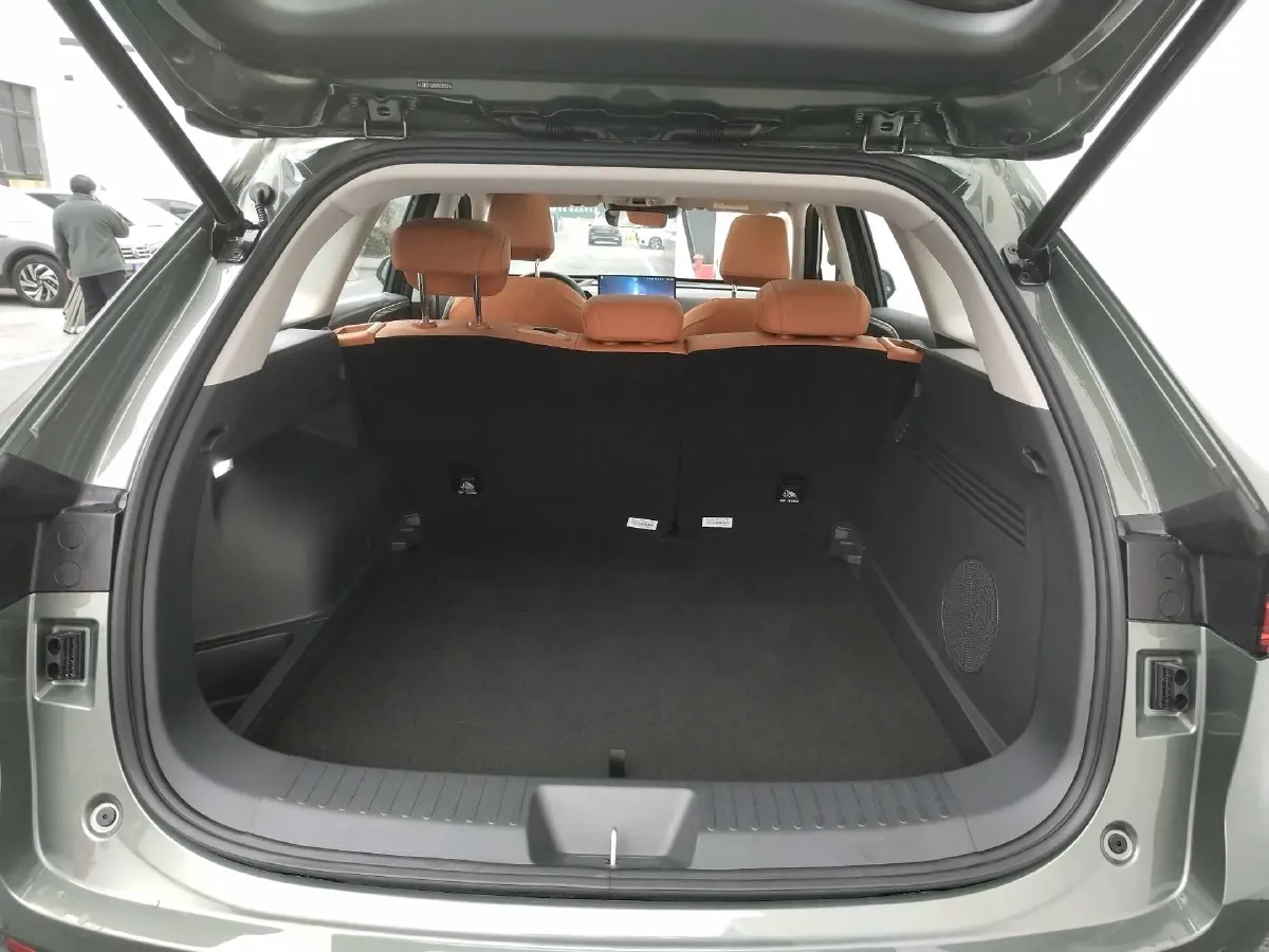 2026 Haval H6L 2.0T 238HP L4 9DCT,autocango,china used car exporter,china ev exporter,chinese used car exporter,chinese used ev exporter