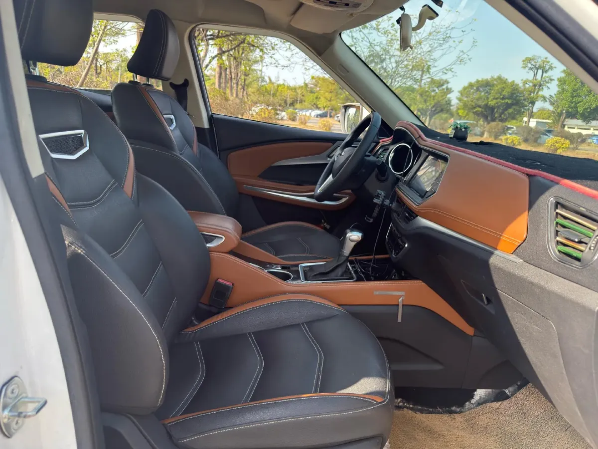 2017 Zotye T300 1.5T 144HP L4 5MT,autocango,china used car exporter,china ev exporter,chinese used car exporter,chinese used ev exporter