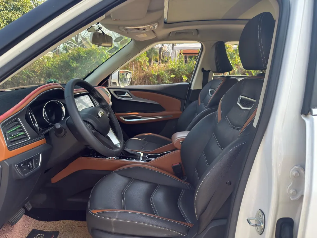 2017 Zotye T300 1.5T 144HP L4 5MT,autocango,china used car exporter,china ev exporter,chinese used car exporter,chinese used ev exporter