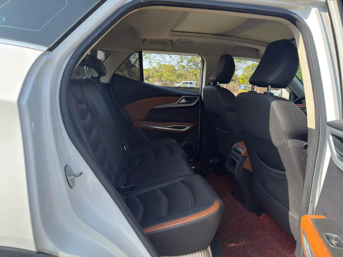 2017 Zotye T300 1.5T 144HP L4 5MT,autocango,china used car exporter,china ev exporter,chinese used car exporter,chinese used ev exporter