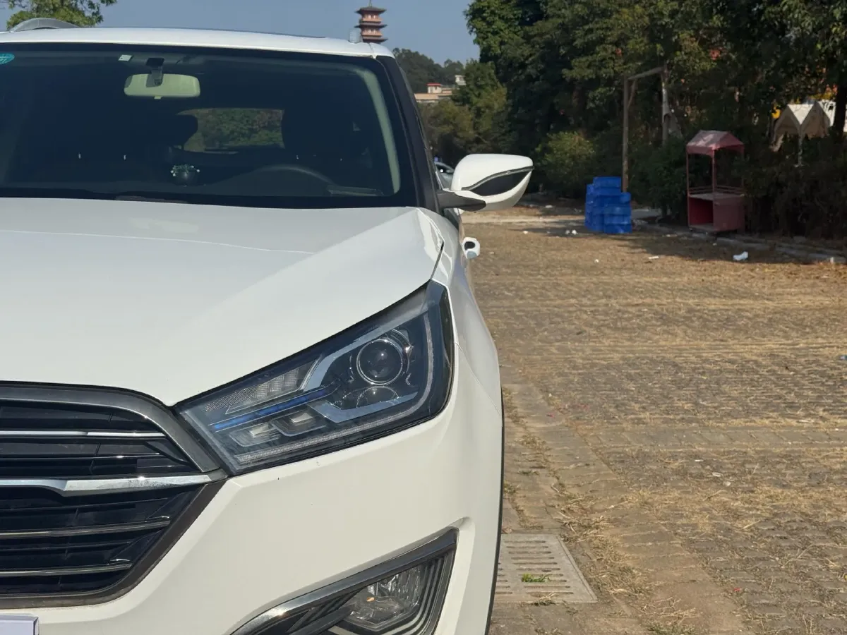 2017 Zotye T300 1.5T 144HP L4 5MT,autocango,china used car exporter,china ev exporter,chinese used car exporter,chinese used ev exporter