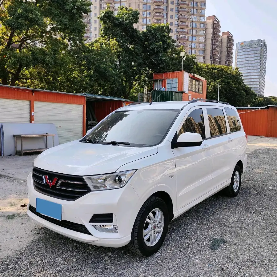 2021 WuLing RongGuang New Truck 1.5L 99HP L4 5MT