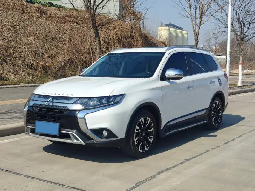 2019 Mitsubishi Outlander 2.4L 192HP L4 CVT