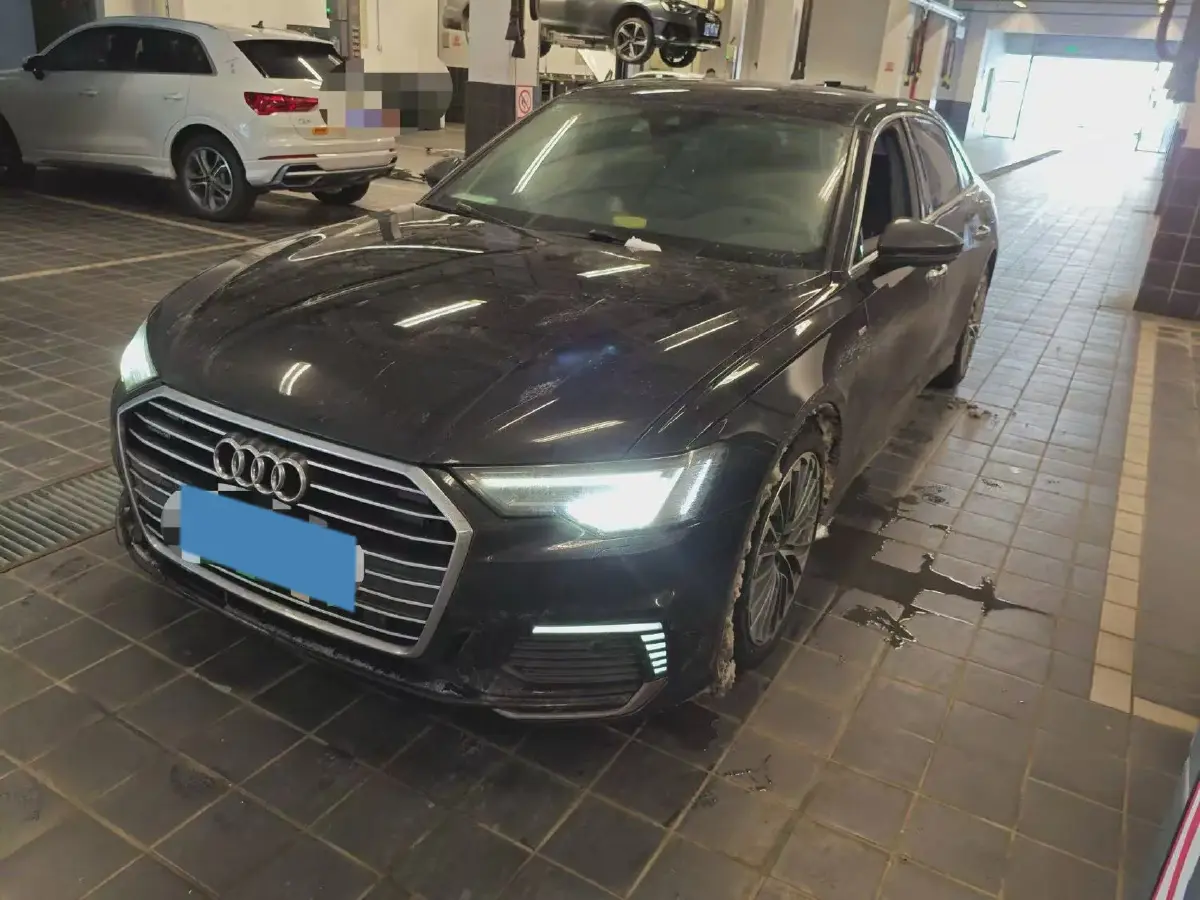 2020 Audi A6L 2.0T 252HP L4 7DCT PHEV 14.1KWH