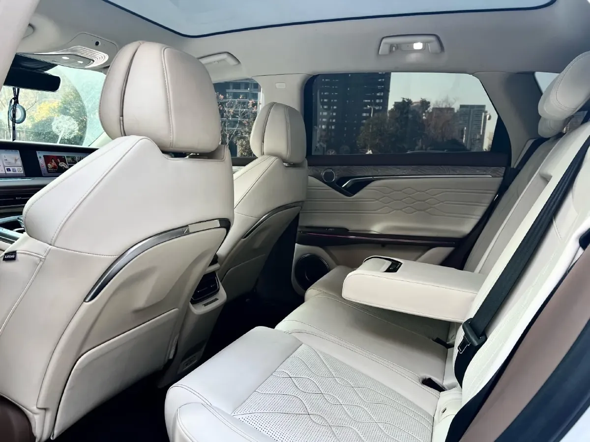 2022 Voyah FREE Range Extended 109HP REEV 33KWH,autocango,china used car exporter,china ev exporter,chinese used car exporter,chinese used ev exporter