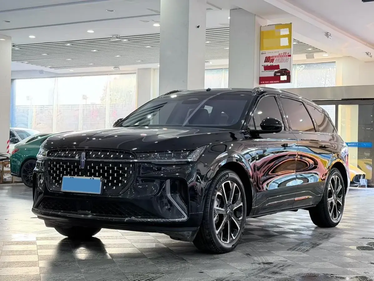 2023 Lincoln Nautilus 2.0T 282HP L4 E-CVT Hybrid