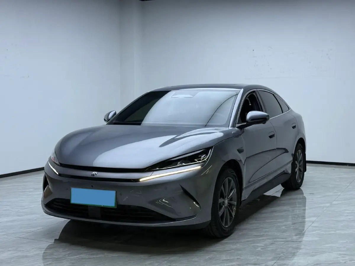 2025 BYD QinL BEV