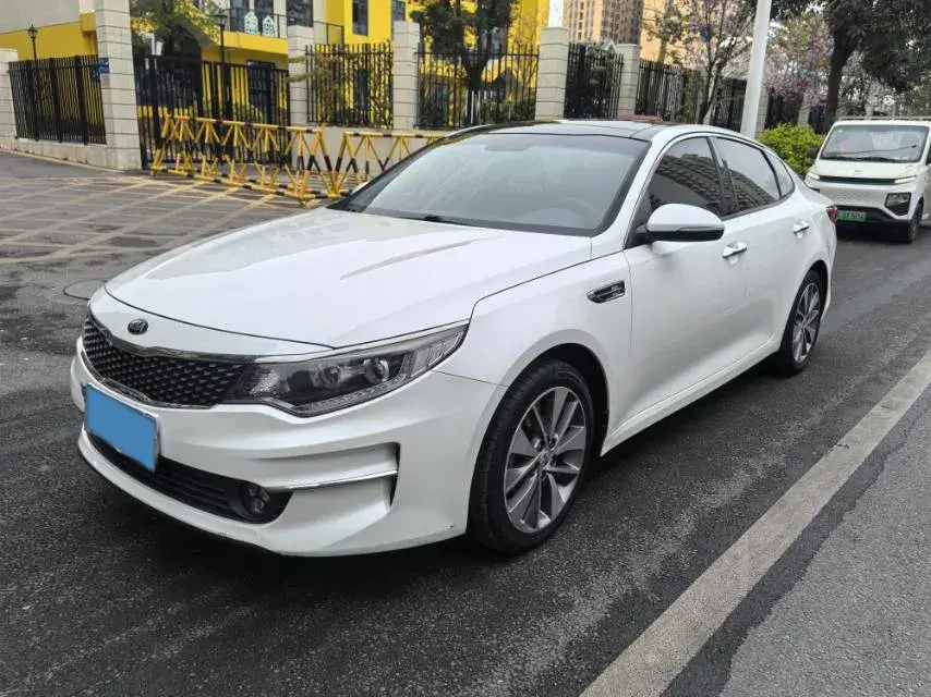 2016 Kia K5 2.0L 161HP L4 6AT