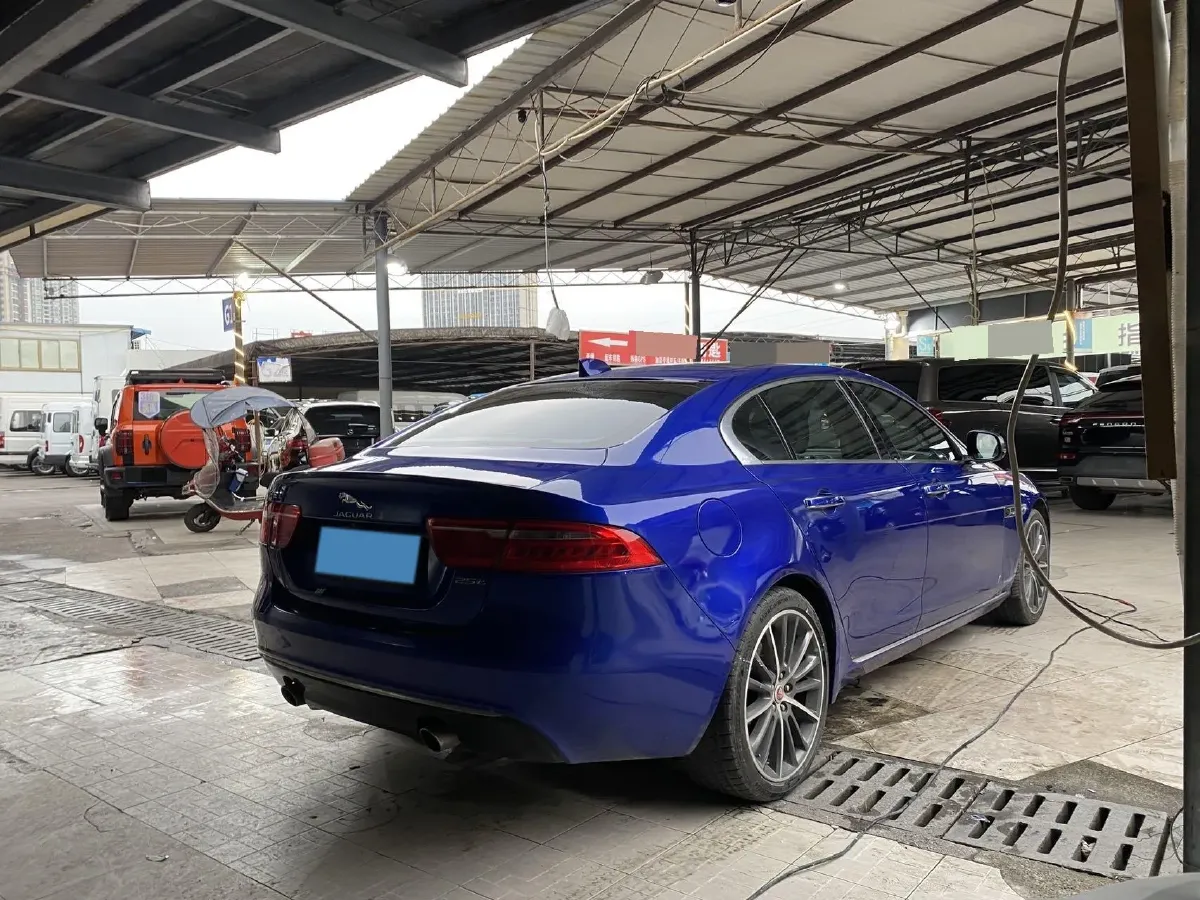 2018 Toyota Crown 2.0T 235HP L4 8AT,autocango,china used car exporter,china ev exporter,chinese used car exporter,chinese used ev exporter