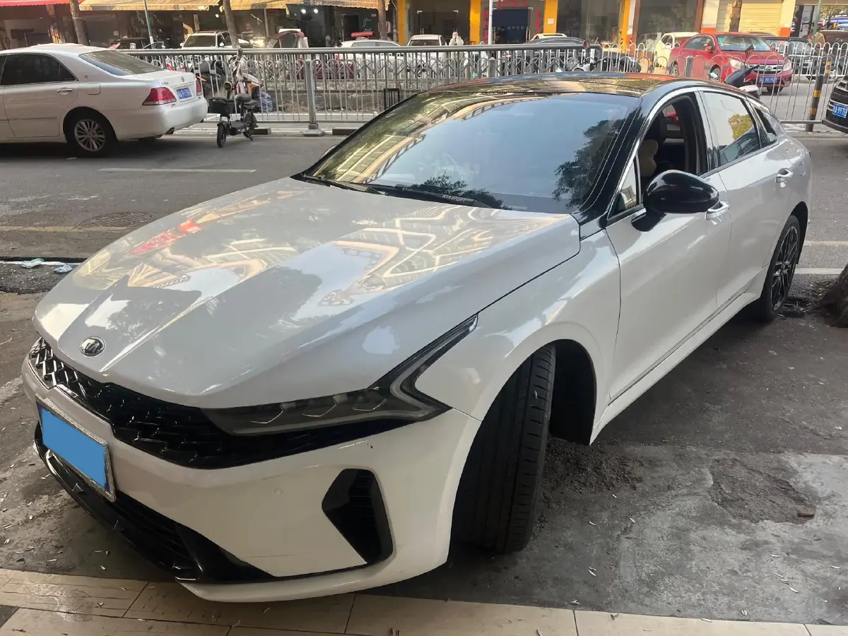 2020 Kia K5 2.0T 240HP L4 8AT