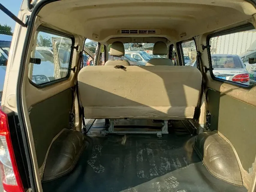 2022 WuLing RongGuang S 1.2L 76HP L4 5MT,autocango,china used car exporter,china ev exporter,chinese used car exporter,chinese used ev exporter