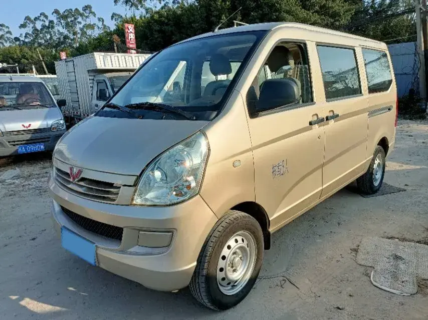 2022 WuLing RongGuang S 1.2L 76HP L4 5MT