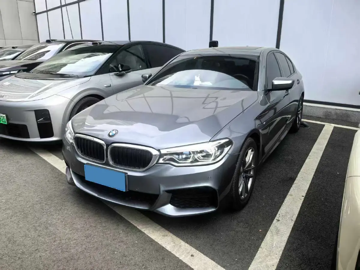2020 BMW 5 Series 2.0T 184HP L4 8AT