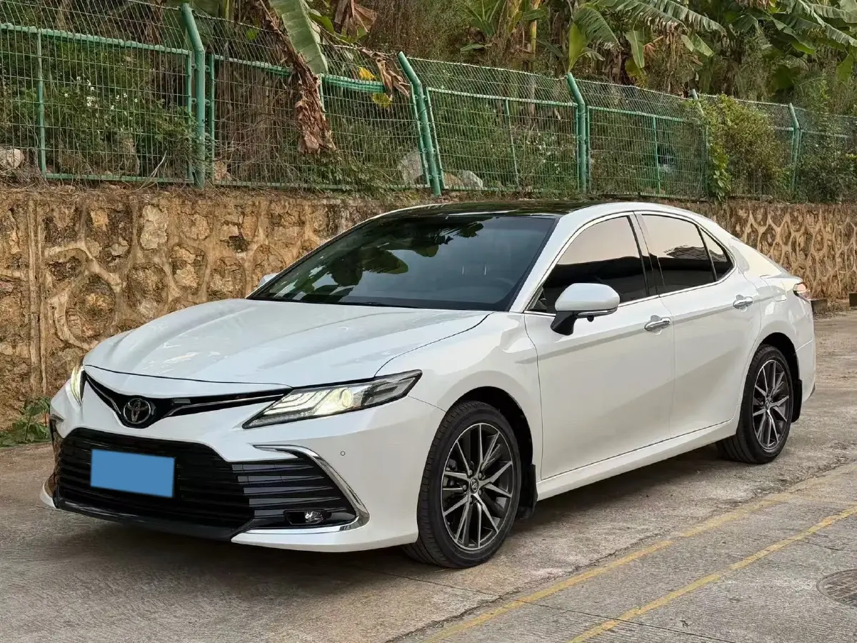 2021 Toyota Camry 2.5L 209HP L4 8AT