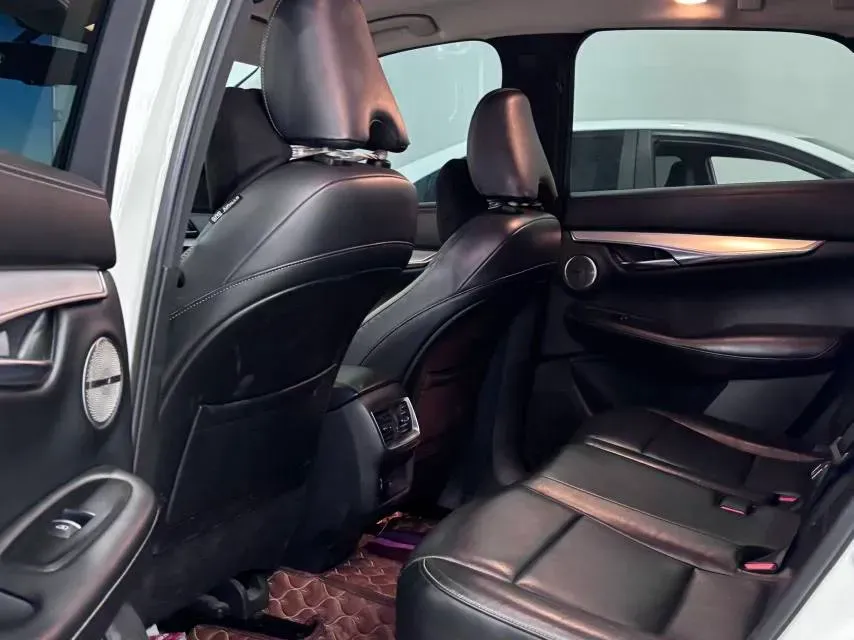 2018 Infiniti QX30 2.0T 211HP L4 7DCT,autocango,china used car exporter,china ev exporter,chinese used car exporter,chinese used ev exporter