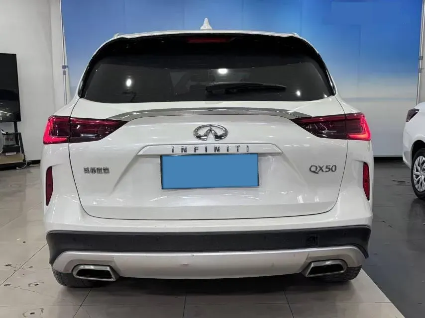 2018 Infiniti QX30 2.0T 211HP L4 7DCT,autocango,china used car exporter,china ev exporter,chinese used car exporter,chinese used ev exporter