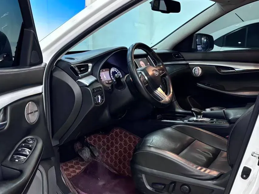 2018 Infiniti QX30 2.0T 211HP L4 7DCT,autocango,china used car exporter,china ev exporter,chinese used car exporter,chinese used ev exporter