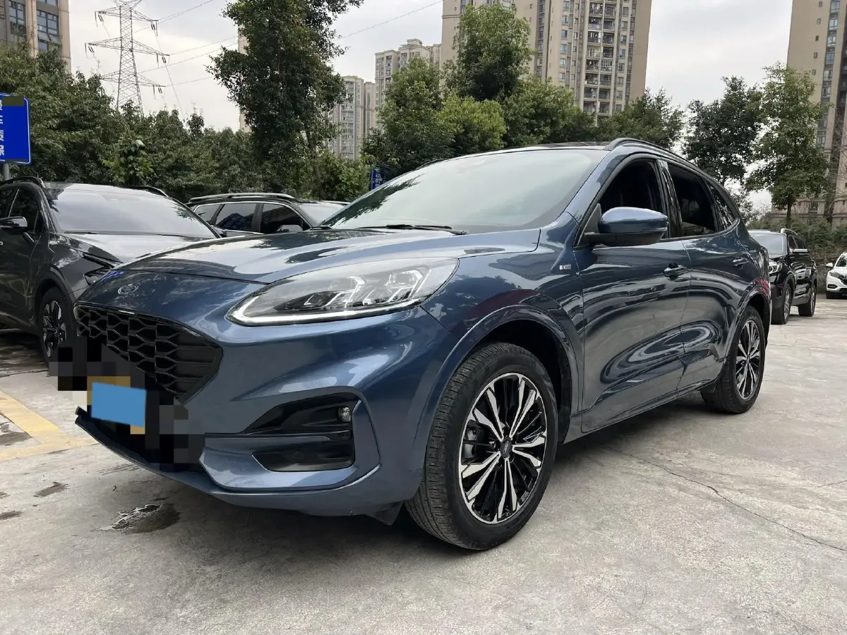 2020 Ford Escape 2.0T 248HP L4 8AT