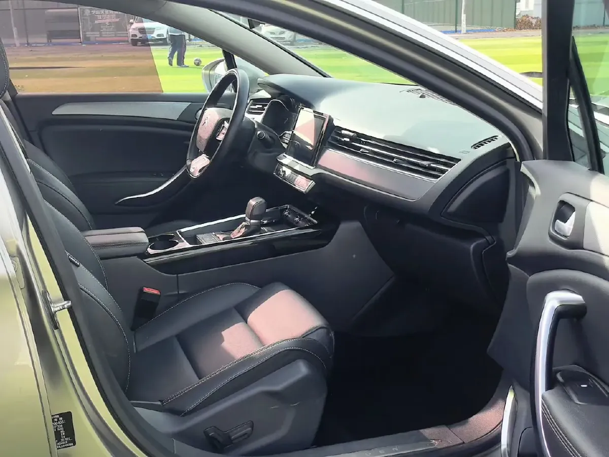 2017 Citroen C5 1.6T 167HP L4 6AT,autocango,china used car exporter,china ev exporter,chinese used car exporter,chinese used ev exporter