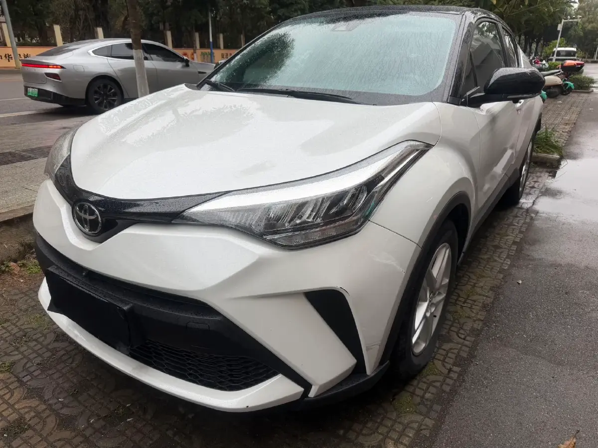 2020 Toyota C-HR 2.0L 171HP L4 CVT