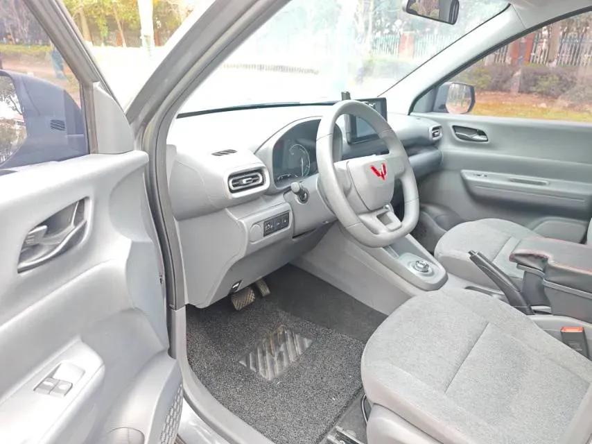 2024 WuLing HongGuang New Energy BEV 32.6KWH,autocango,china used car exporter,china ev exporter,chinese used car exporter,chinese used ev exporter