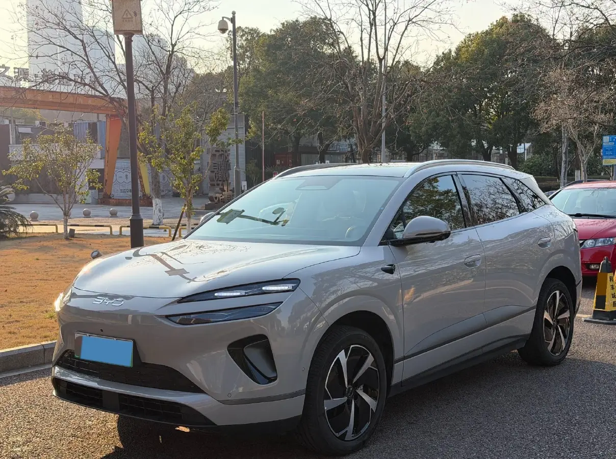 2025 LanDian E5 PLUS 1.5L 95HP L4 E-CVT PHEV