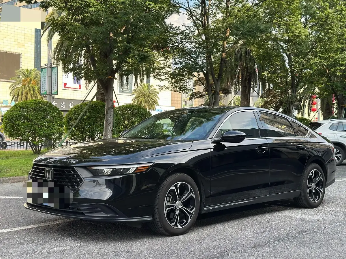 2025 Honda Accord 1.5T 192HP L4 CVT