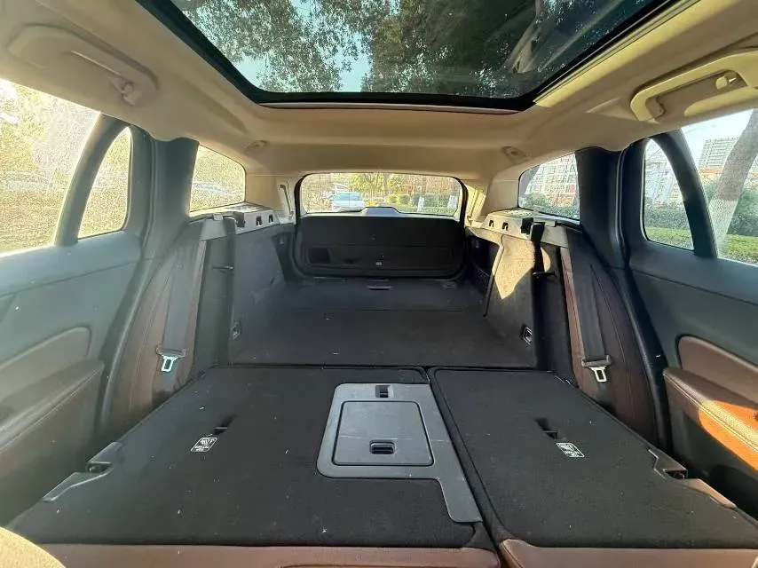 2020 Volvo V60 2.0T 254HP L4 8AT,autocango,china used car exporter,china ev exporter,chinese used car exporter,chinese used ev exporter