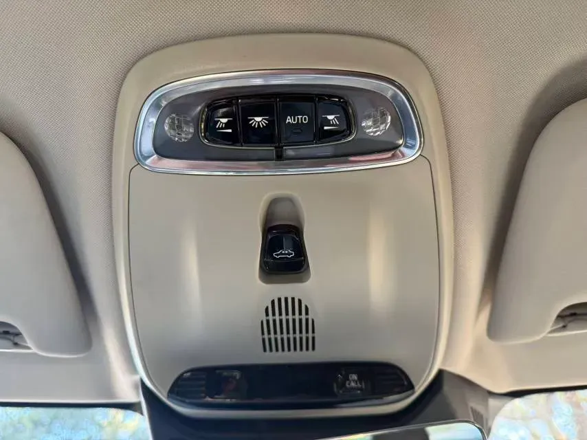 2020 Volvo V60 2.0T 254HP L4 8AT,autocango,china used car exporter,china ev exporter,chinese used car exporter,chinese used ev exporter