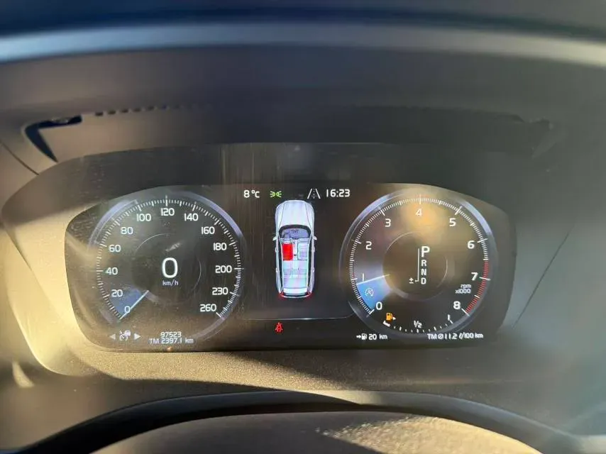 2020 Volvo V60 2.0T 254HP L4 8AT,autocango,china used car exporter,china ev exporter,chinese used car exporter,chinese used ev exporter