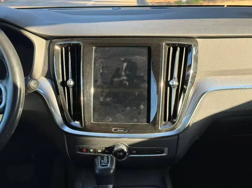 2020 Volvo V60 2.0T 254HP L4 8AT,autocango,china used car exporter,china ev exporter,chinese used car exporter,chinese used ev exporter